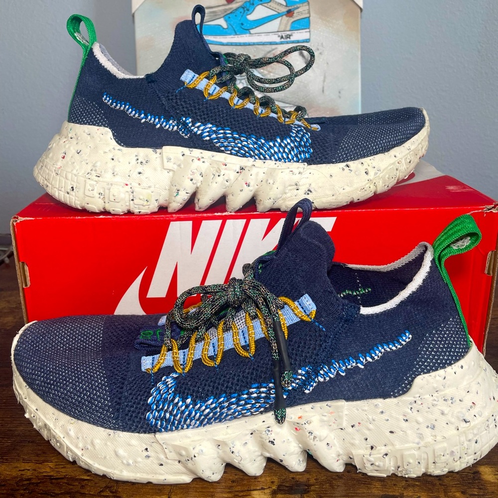 Nike Space Hippie 01